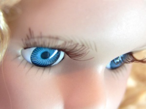 doll eyes